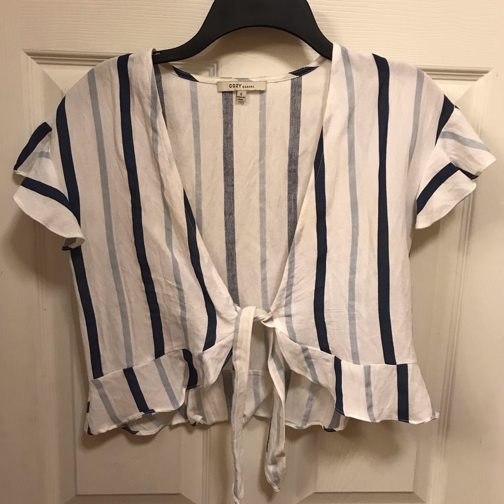 Navy & light blue striped front tie crop top!